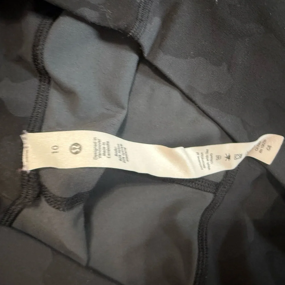 lululemon athletica Black Camo joggers - Picture 4 of 4